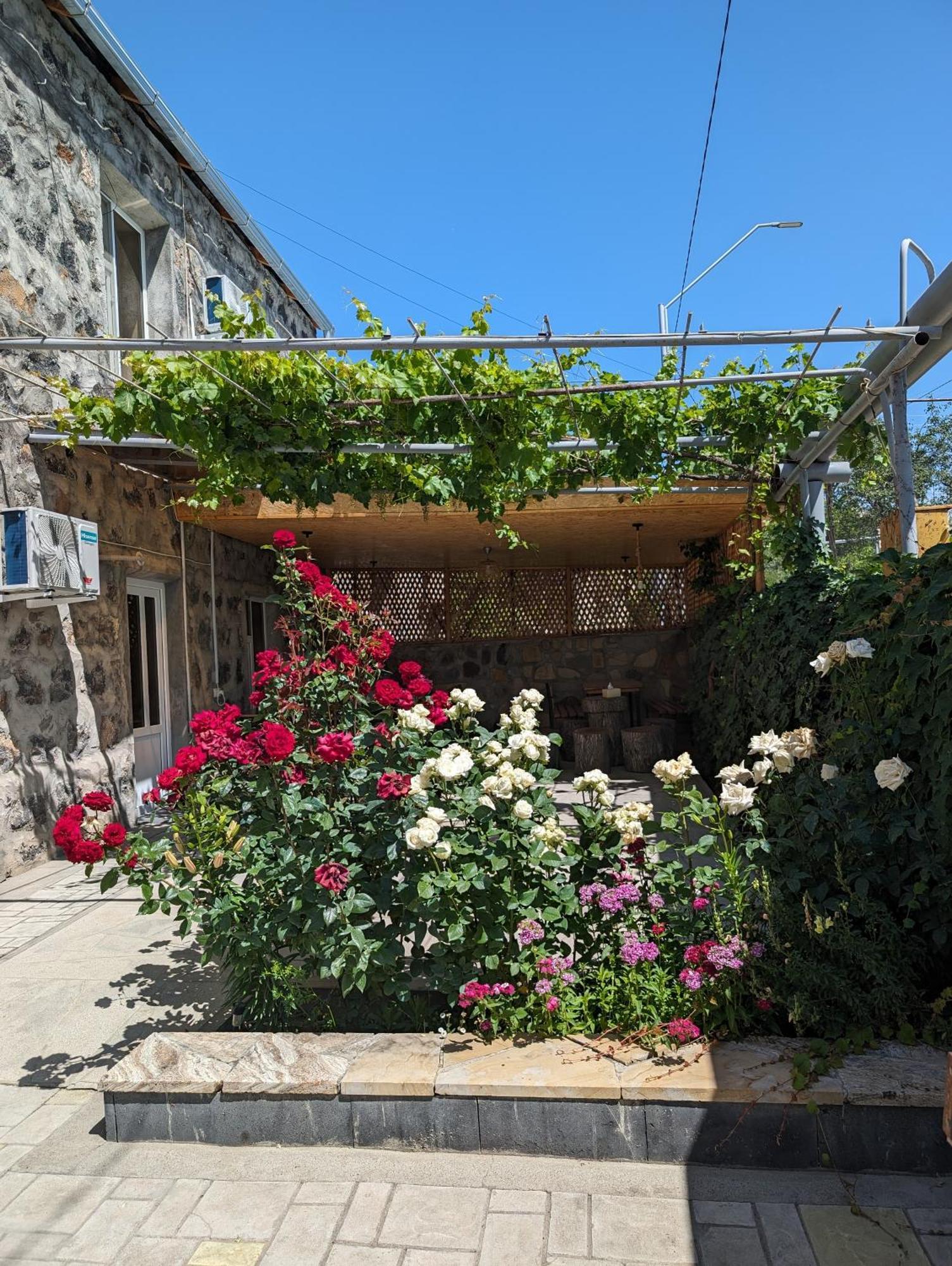 Eleven - 11 Hotel Yeghegnadzor Exterior photo